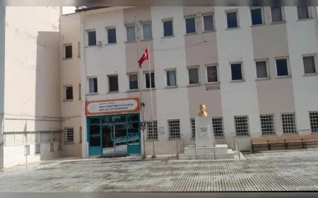 Çorum’da Mesleki Eğitim Merkezinde 5 Öğrenci Tavuk Dürüm Sonrası Hastaneye Kaldırıldı