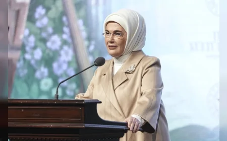 Cumhurbaşkanı Recep Tayyip Erdoğan’ın eşi Emine Erdoğan: “Mübarek ramazan ayı mazlumların yükünü hafifleten bir vicdan seferberliğine vesile olsun”