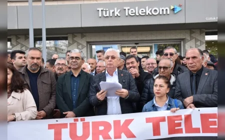 CHP Antalya İl Başkanı Nail Kamacı: “Türk Telekom’da Taşeron Kararı Kamu Yararıyla Açıklanamaz”