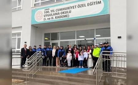 Çorum Emniyeti’nden Özel Öğrencilere Anlamlı Etkinlik: “Yüreğimiz Bayrak Geleceğimiz Vatan”
