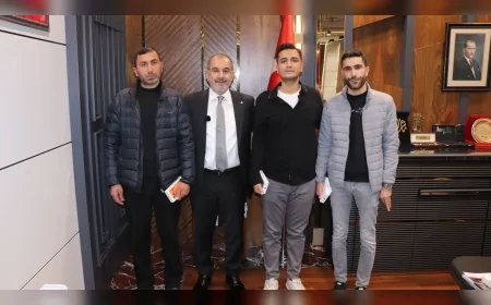 Elazığ Ticaret ve Sanayi Odası Başkanı İdris Alan fuar talihlilerine hediyelerini takdim etti