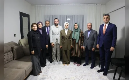 Aile ve Sosyal Hizmetler Bakanı Mahinur Özdemir Göktaş: “Gençlerimizin de yaşı gelmiş bir gelsinler çayınızı içsinler”