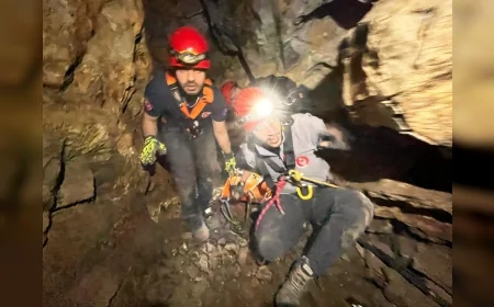 SELÇUK SÜTİNİ MAĞARASI’NDA 9 SAATLİK ZORLU KURTARMA OPERASYONU
