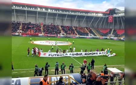 Arca Çorum FK, Ümraniyespor’u 2-0 mağlup ederek Süper Lig umutlarını sürdürdü