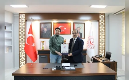 ÇORUM AİLE VE SOSYAL HİZMETLER İL MÜDÜRLÜĞÜ İLE HİTİT ÜNİVERSİTESİ ARASINDA EĞİTİM VE UYGULAMA İŞ BİRLİĞİ PROTOKOLÜ İMZALANDI