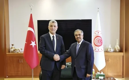 TİCARET BAKANI PROF. DR. ÖMER BOLAT: “D-8 ÇATISI ALTINDA TİCARETİ ARTIRMA KARARLILIĞIMIZI TEYİT ETTİK”