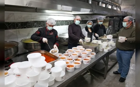 Uşak Belediye Başkanı Özkan Yalım: “Ramazan ayında hiçbir vatandaşımız yatağa aç girmeyecek”