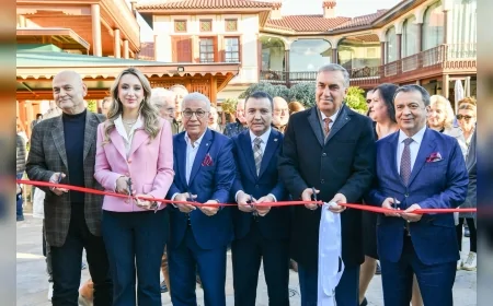 ANTALYA’DA “DOĞADAN METAVERSE’E” BULUŞMASI SANAT VE TEKNOLOJİYİ TARİHİ RUİN ADALIA’DA BİR ARAYA GETİRDİ