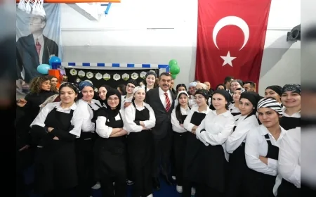 MİLLÎ EĞİTİM BAKANI YUSUF TEKİN KEÇİÖREN’DE ÖĞRENCİ VE ÖĞRETMENLERLE İFTAR SOFRASINDA BULUŞTU