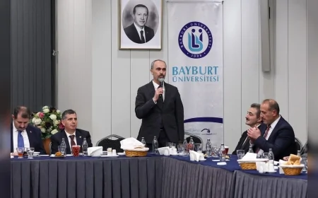 BAYBURT ÜNİVERSİTESİ KALKINMA VAKFI ANKARA’DA GENİŞ KATILIMLI İFTAR PROGRAMI DÜZENLEDİ