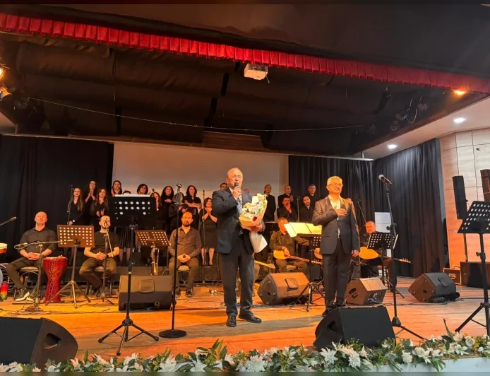 Yunusemre Belediyesi Türk Halk Müziği Korosu’ndan “Atatürküler” Dinletisi: Kurtuluş Mücadelesi Türkülerle Anlatıldı