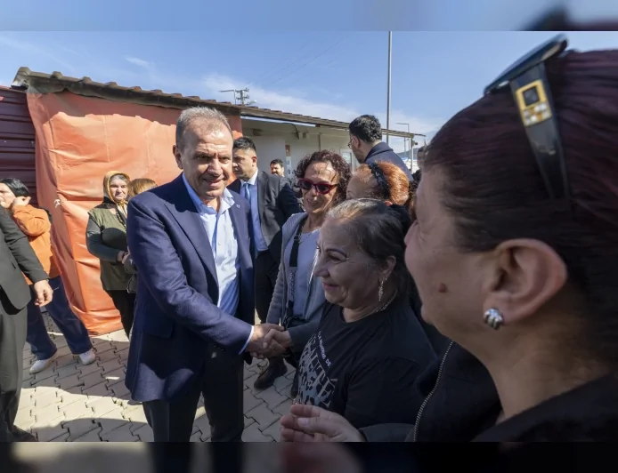 TBB Başkan Vekili ve Mersin Büyükşehir Belediye Başkanı Vahap Seçer, CHP Genel Başkanı Özgür Özel ile Hatay’da: “6 Şubat’ın Acısı Unutulmadı”