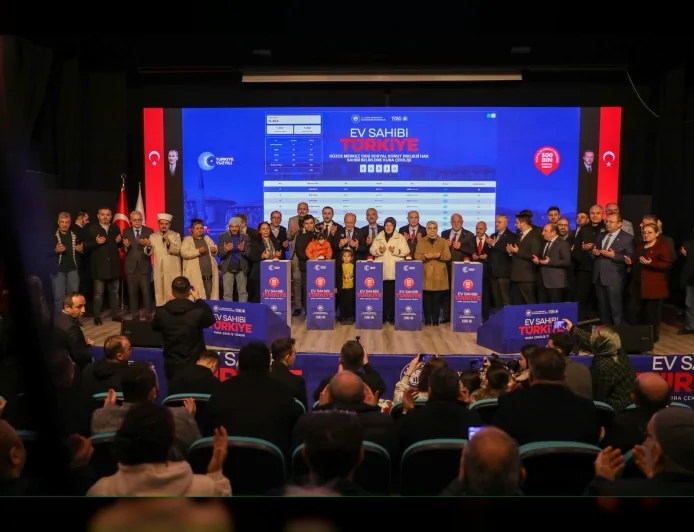 TOKİ’DEN DÜZCE’YE 2 BİN 470 SOSYAL KONUTTA KURA HEYECANI BAŞKAN ÖZLÜ: “DEPREM DİRENÇLİ ŞEHİR YOLUNDA ÖNEMLİ BİR ADIM”