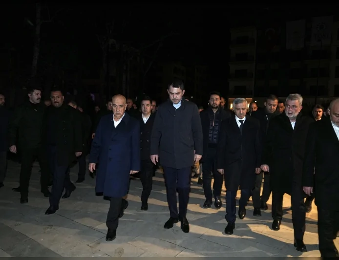 Çevre, Şehircilik ve İklim Değişikliği Bakanı Murat Kurum: “Deprem şehitlerimizin emaneti şehirlerimiz eskisinden daha güzel olacak”