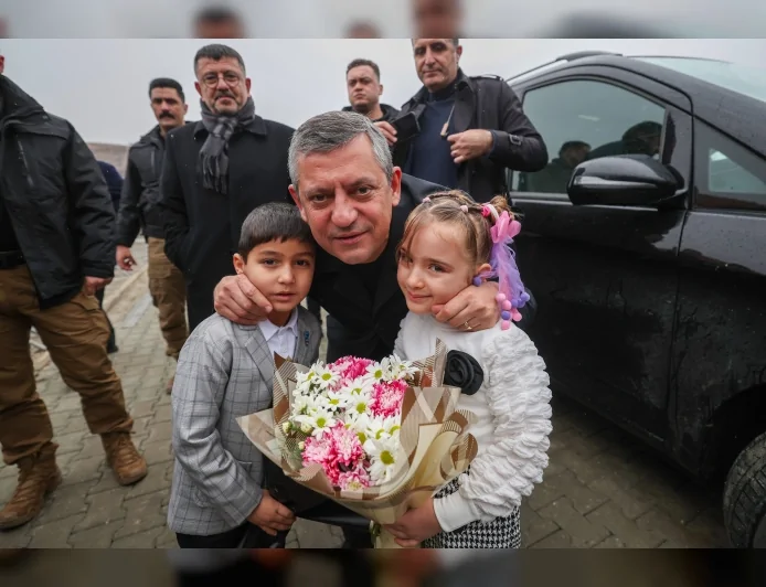 Cumhuriyet Halk Partisi Genel Başkanı Özgür Özel: “Deprem bölgesinde herkes çalıştı ama Ağbaba ve Tutdere Ankara’ya dönmedi”