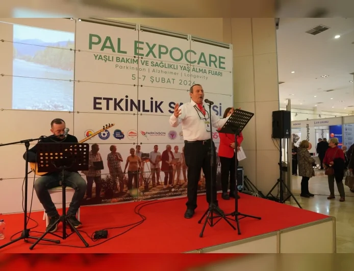 Seferihisar Belediyesi 3. Yaş Üniversitesi PAL Expocare Fuarı’nda: Eğitimden Şiir Dinletisine Yoğun İlgi