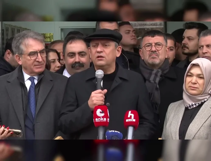Cumhuriyet Halk Partisi Genel Başkanı Özgür Özel Malatya’da: “Depreme hazırlık için her şey vardı ama hükümet mazeretsiz yakalandı”