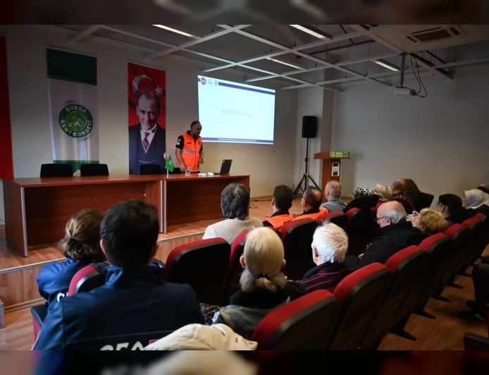 Bursa Kent Konseyi Afet Yönetimi Çalışma Grubu Deprem Farkındalık Eğitimi Düzenledi