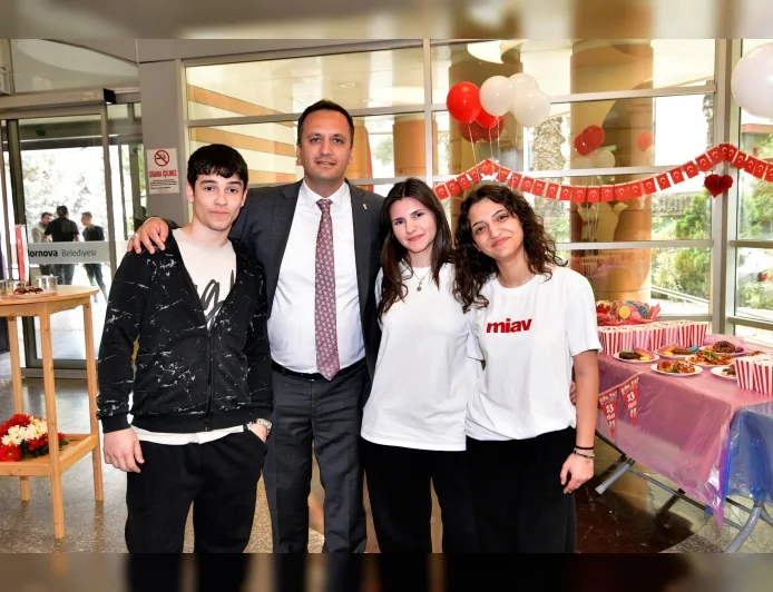 Bornova Belediyesi’nden üniversite gençliğine Altın Gelecek Projesi: “Bu bir burs değil geleceğe yatırımdır”