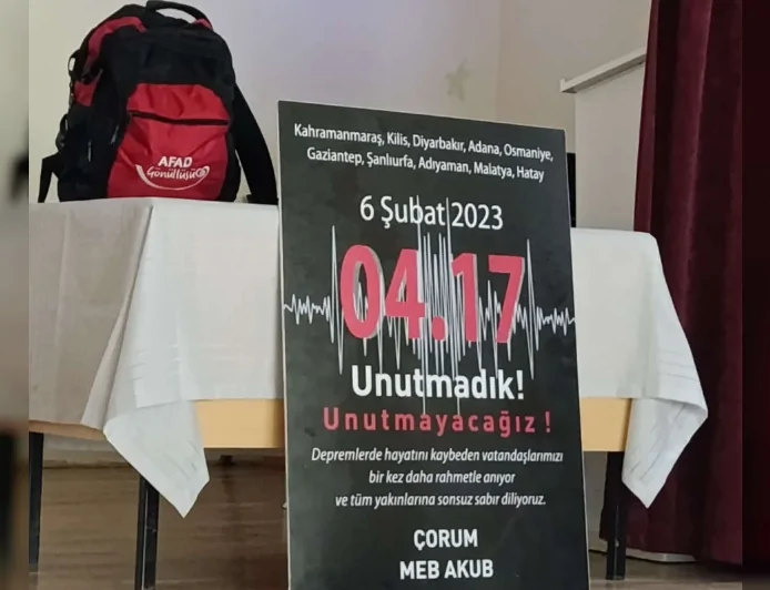 ÇORUM’DA DANIŞMEND GAZİ İMAM HATİP ORTAOKULU’NDA 6 ŞUBAT YIL DÖNÜMÜNDE ÖĞRENCİLERE AFET EĞİTİMİ