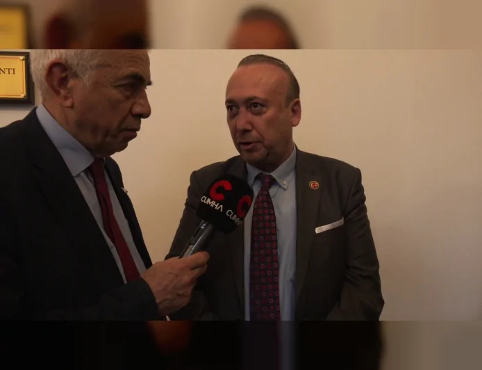 UŞAK BELEDİYE BAŞKANI ÖZKAN YALIM: “İKTİDARA GİDERKEN YANLIŞ YAPANLARLA DEĞİL, SAĞLAM DURANLARLA YÜRÜNÜR”