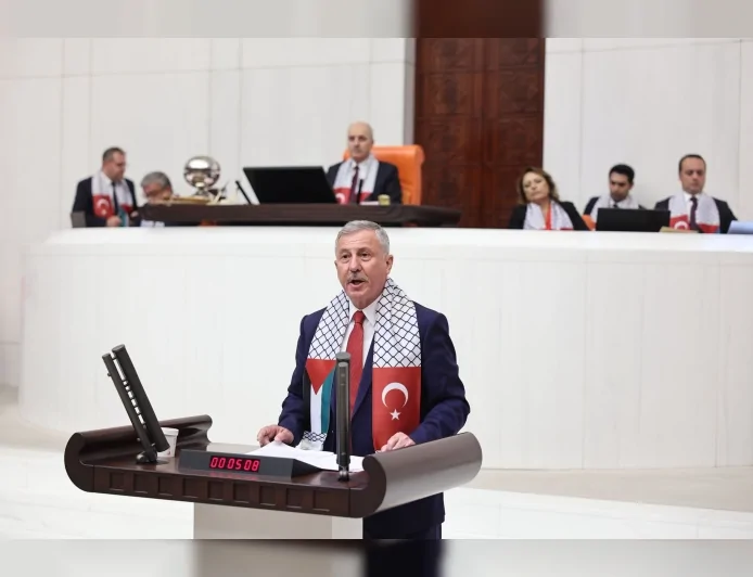 Yeni Yol Partisi Grup Başkanvekili Selçuk Özdağ: “Akademisyenlerin emeklilik yaşını 72’ye çıkarıyoruz”