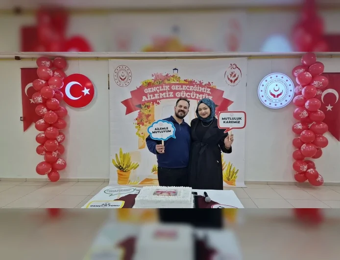 Aile ve Sosyal Hizmetler Bakanı Mahinur Özdemir Göktaş: “Cumhurbaşkanımızın liderliğinde gençlerimizin evlilik yolunda yanlarında oluyoruz”