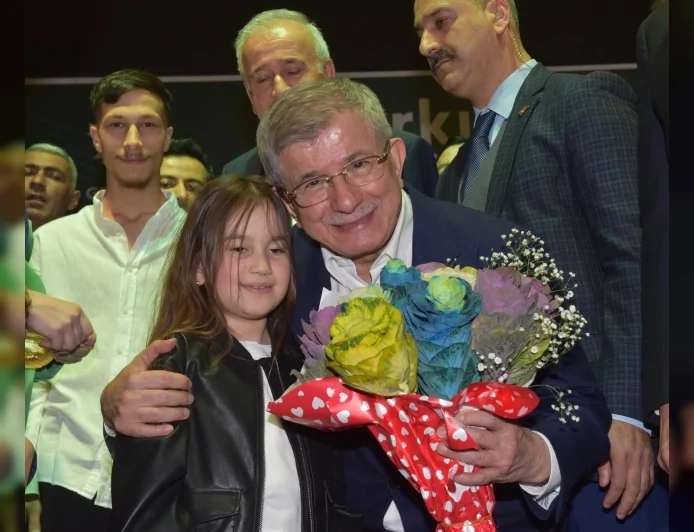 Gelecek Partisi Genel Başkanı Ahmet Davutoğlu: “Demokrasi ve adalet temelinde ortak bir gelecek inşa edeceğiz”