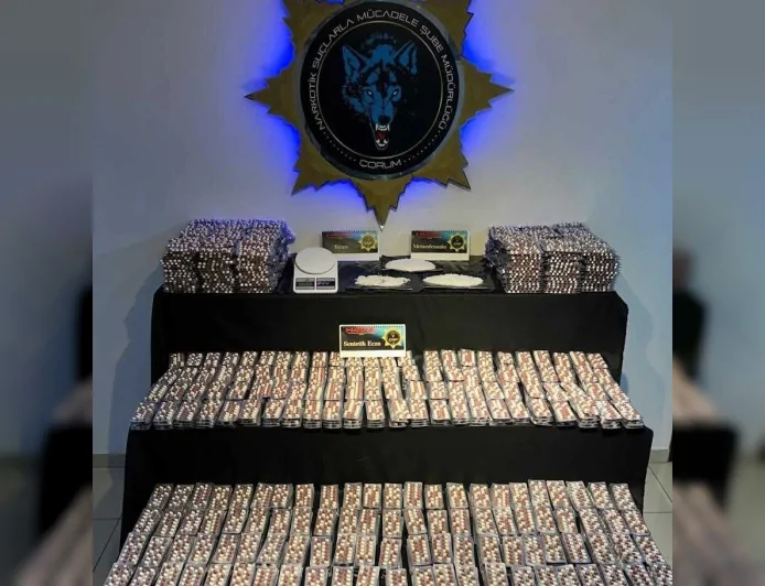 Çorum’da Narkotik Operasyonu: 28 Bin Tablet Sentetik Ecza ve 540 Gram Metamfetamin Ele Geçirildi
