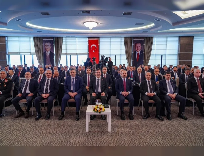 Çorum Valisi Ali Çalgan, İçişleri Bakanı Mustafa Çiftçi ile Gölbaşı’ndaki Valiler Buluşması’na Katıldı