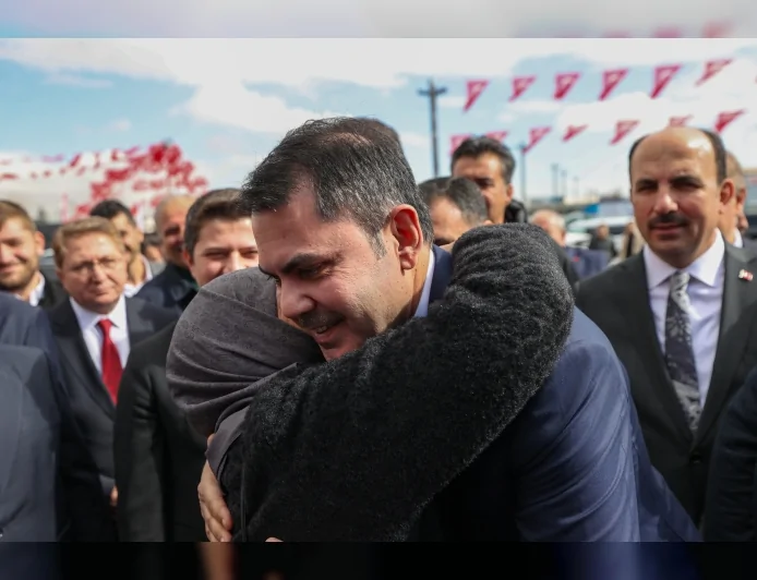 Çevre, Şehircilik ve İklim Değişikliği Bakanı Murat Kurum: “Asrın Dayanışması’nı sözde değil sahada gösterdik”