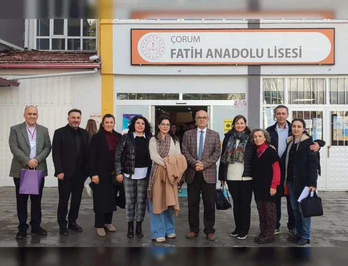 Çorum İl Millî Eğitim Müdürlüğü ve ÇOSED İş Birliğiyle “Sanat Okulda” Projesi Fatih Anadolu Lisesi’nde Başladı