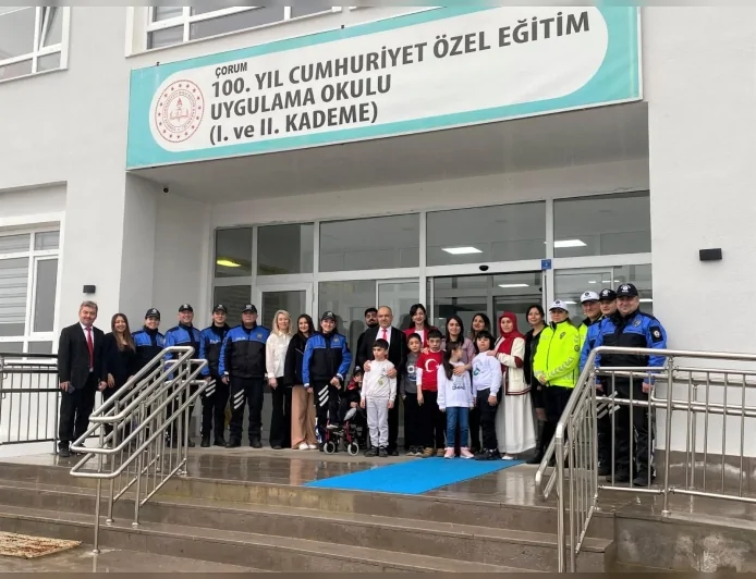 Çorum Emniyeti’nden Özel Öğrencilere Anlamlı Etkinlik: “Yüreğimiz Bayrak Geleceğimiz Vatan”