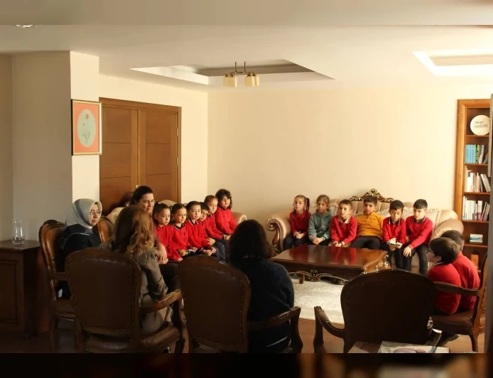 Çorum Dodurga’da Mustafa Kemal İlkokulu Öğrencilerinden Kaymakamlık Makamına Anlamlı Ziyaret