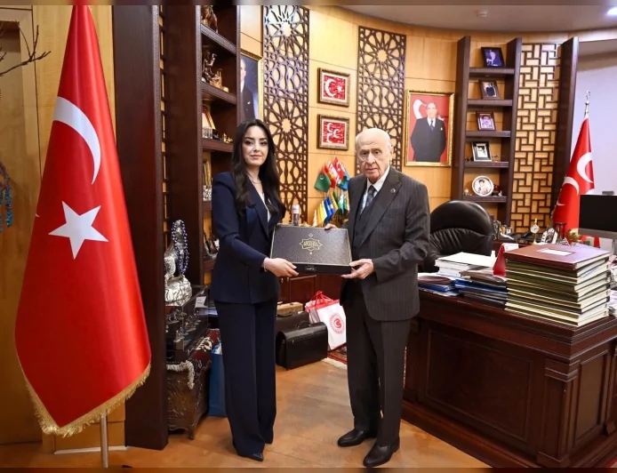 MHP MYK Üyesi Büşra Cin’in Editörlüğünde “Eserlerle Devlet Bahçeli” Kitabı Kamuoyuna Sunuldu