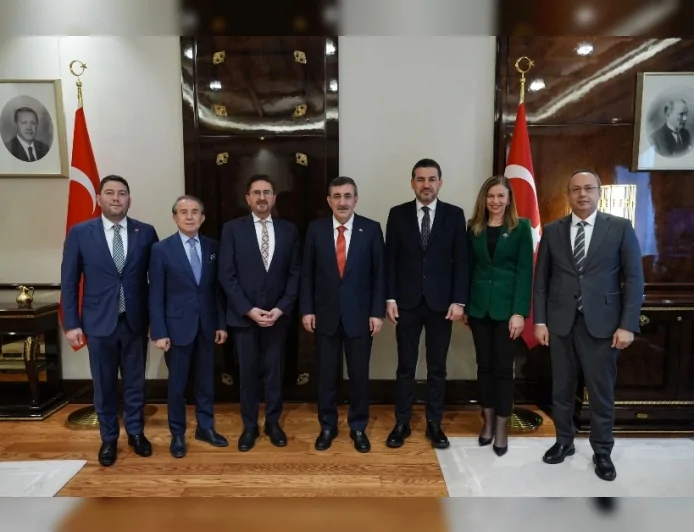 Çimento, Cam, Seramik İhracatçıları Birliği Başkanı Erdem Çenesiz: “Sektörün Sürdürülebilir Büyümesi İçin Beklentilerimizi İlettik”