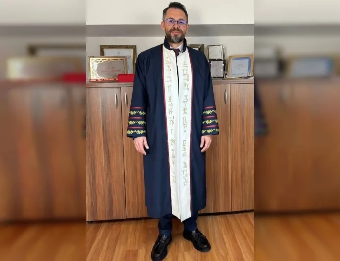 Hitit Üniversitesi Tıp Fakültesi Kurucu Akademisyeni Prof. Dr. Emre Demir Profesörlük Unvanını Aldı