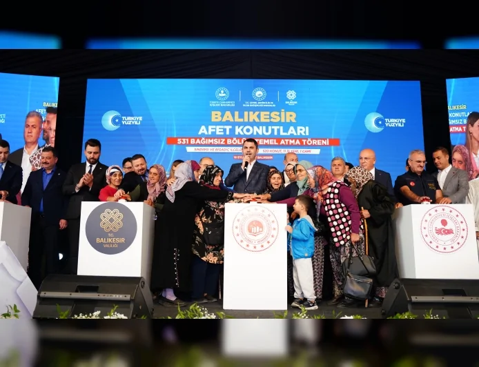 BAKAN MURAT KURUM: “SINDIRGI’DA OCAKLAR YENİDEN TÜTECEK, HER AİLE SICAK YUVASINA KAVUŞACAK”