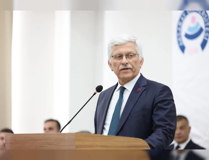 TÜRKİYE VETERİNER HEKİMLERİ BİRLİĞİ MERKEZ KONSEYİ BAŞKANI ALİ EROĞLU: “KANATLI ETİ İHRACATININ DURDURULMASI ÜRETİMDE DARALMA VE PAZAR KAYBI RİSKİ TAŞIYOR”