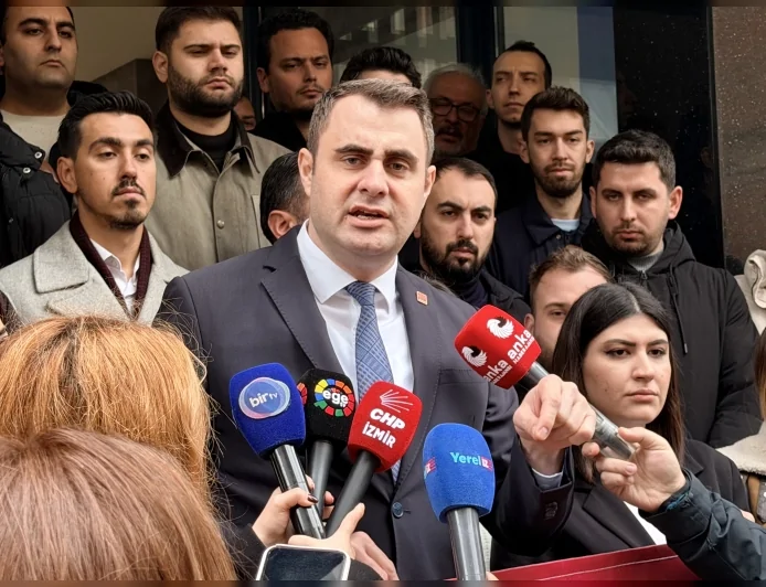 CHP İzmir İl Başkanı Çağatay Güç: “Cumhuriyetin eğitim kurumunda öğrencilerin maruz bırakıldığı travmatik durum üstü örtülemez büyük bir skandaldır”