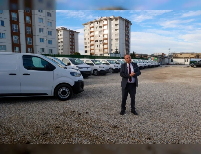 Uşak Belediye Başkanı Özkan Yalım: “İcralık ve kiralık araç dönemine son verdik”