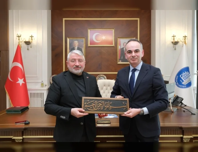 Çorum Belediye Başkanı Halil İbrahim Aşgın, YEDAŞ Bölge Müdürü Mehmet Derman Fakour’u makamında ağırladı