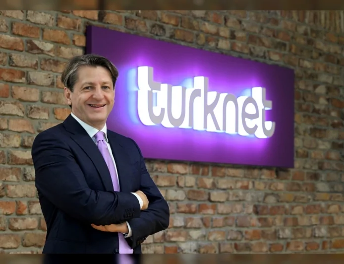TURKNET CEO’SU CEM ÇELEBİLER: “TÜRKİYE’NİN TEKNOLOJİ ÜRETME KAPASİTESİ BU SALONLARDA BÜYÜYOR”
