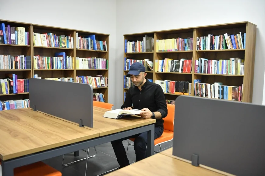 Kayseri Büyükşehir Belediye Başkanı Memduh Büyükkılıç: “Erciyes Üniversitesi Diş Hastanesi’ne 4 Bini Aşkın Kitapla Okuma Salonu Kazandırdık”