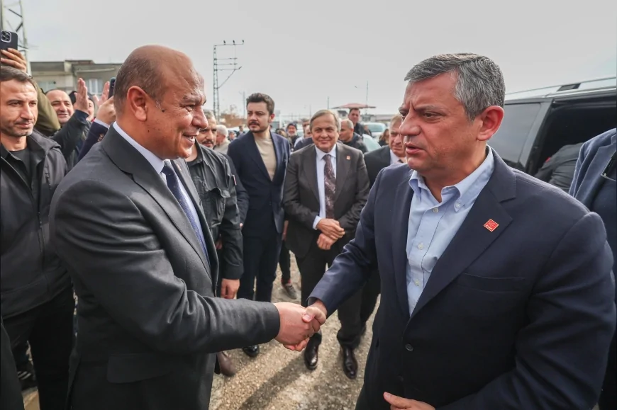 Cumhuriyet Halk Partisi Genel Başkanı Özgür Özel Nurdağı’nda: “Deprem bölgesinde darbe paranoyasına girdiler, orduyu kışladan çıkarmadılar”