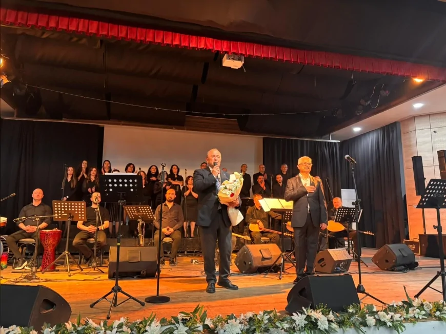 Yunusemre Belediyesi Türk Halk Müziği Korosu’ndan “Atatürküler” Dinletisi: Kurtuluş Mücadelesi Türkülerle Anlatıldı