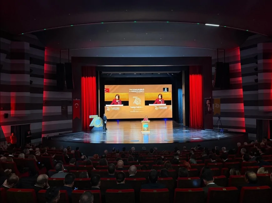 Türk Eczacıları Birliği’nin 70. yılında Demirci: “Eczacının ölçüsü kazanç değil insandır”