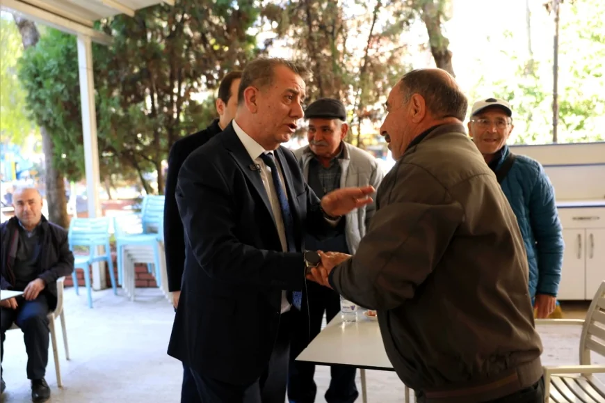 Efeler Belediye Başkanı Anıl Yetişkin Meclis Toplantısı Öncesi CHP Grubu ile Turistik Park’ta Bir Araya Geldi