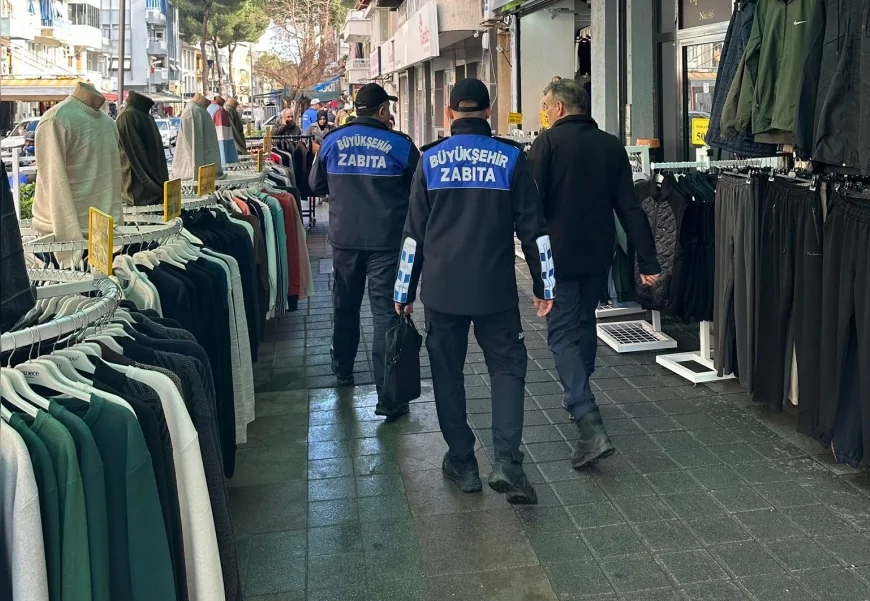 Manisa Büyükşehir Belediyesi Zabıta Daire Başkanı Bilgihan Hasturan: “Kaldırımlar Yayaların Güvenli Kullanımı İçindir”