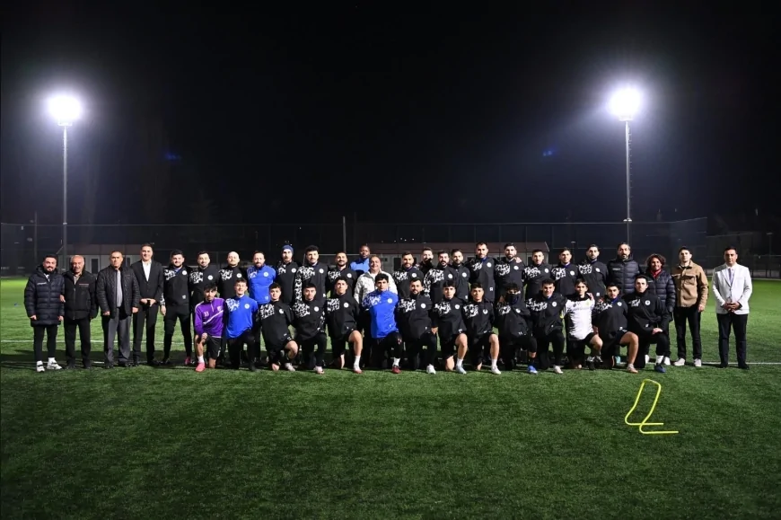 Mamak Belediyesi Spor Kulübü A Futbol Takımı Üst Üste Galibiyetlerle Namağlup Liderliğini Sürdürüyor